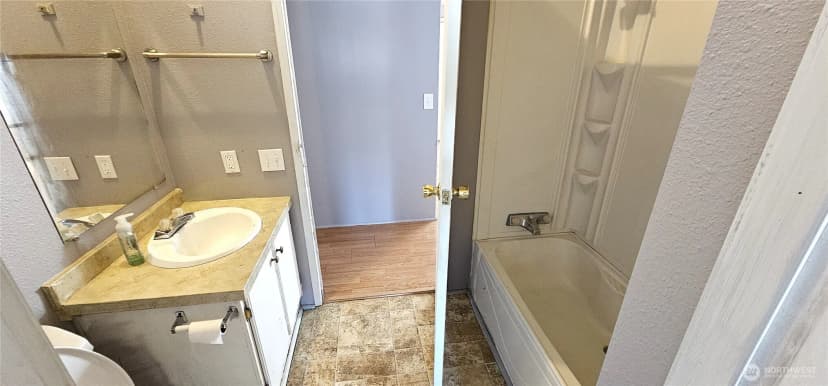 Property photo for 40 Fir Street N, Soap Lake photo 19