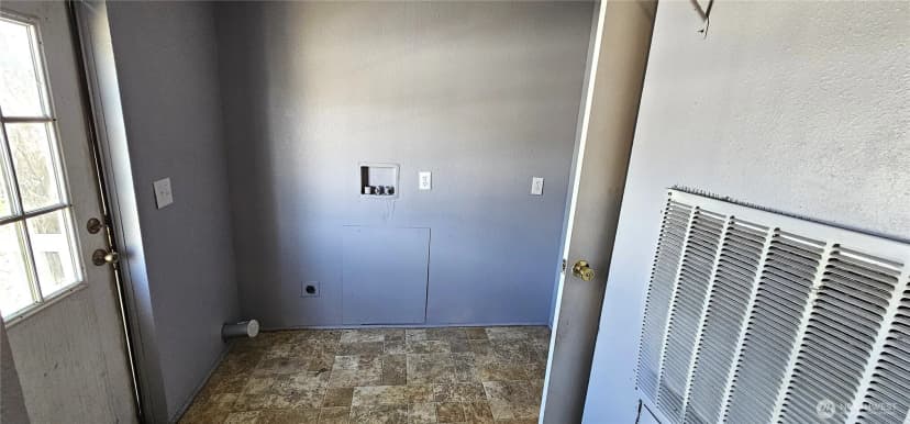Property photo for 40 Fir Street N, Soap Lake photo 18
