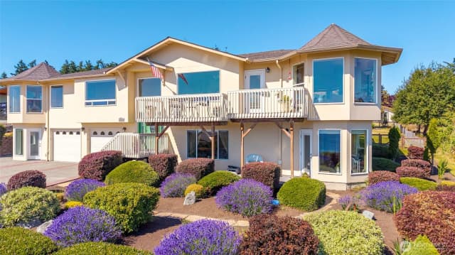 Property photo for 1223 Rainier Lane, Oak Harbor