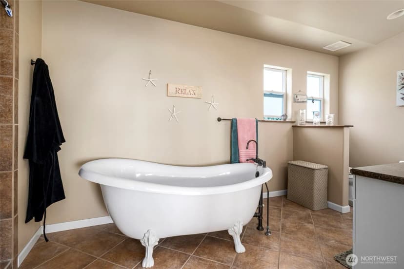 Property photo for 1223 Rainier Lane, Oak Harbor photo 29
