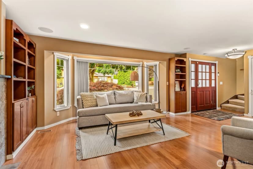 Property photo for 13838 101st Place Ne, Kirkland photo 2