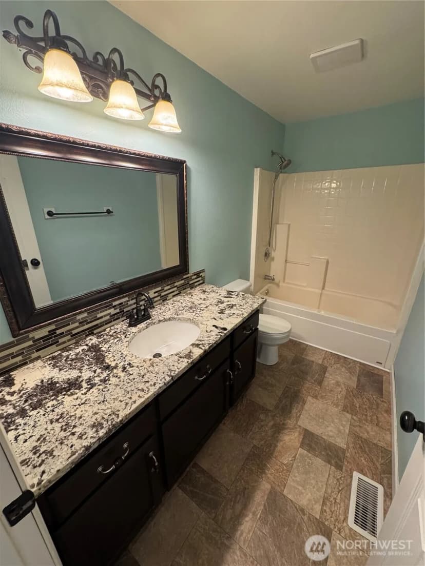 Property photo for 11028 124 Street Ct E, Puyallup photo 11
