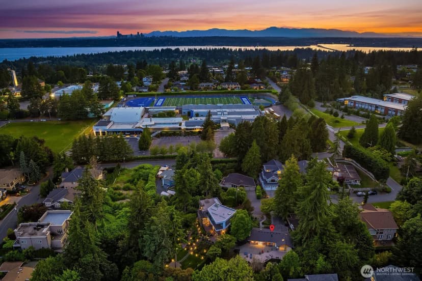 Property photo for 1702 99th Avenue Ne, Bellevue photo 13