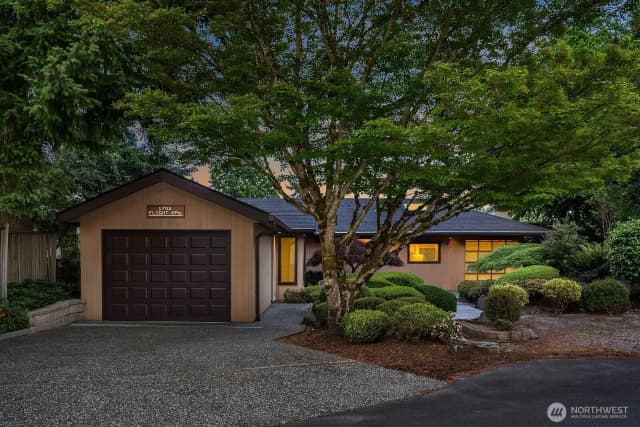 Property photo for 1702 99th Avenue Ne, Bellevue photo 5
