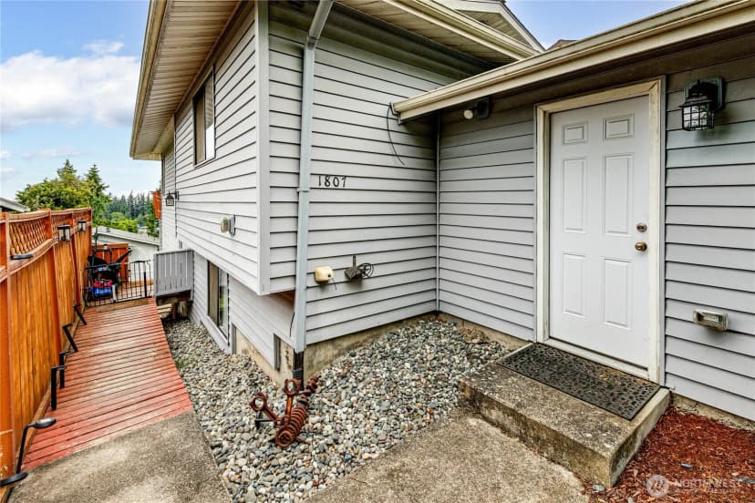 Property photo for 1807 E 3rd Street, Port Angeles photo 6
