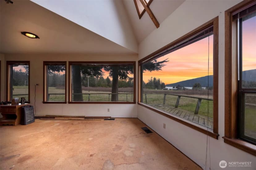 Property photo for 6571 West Shore Drive, Anacortes photo 4