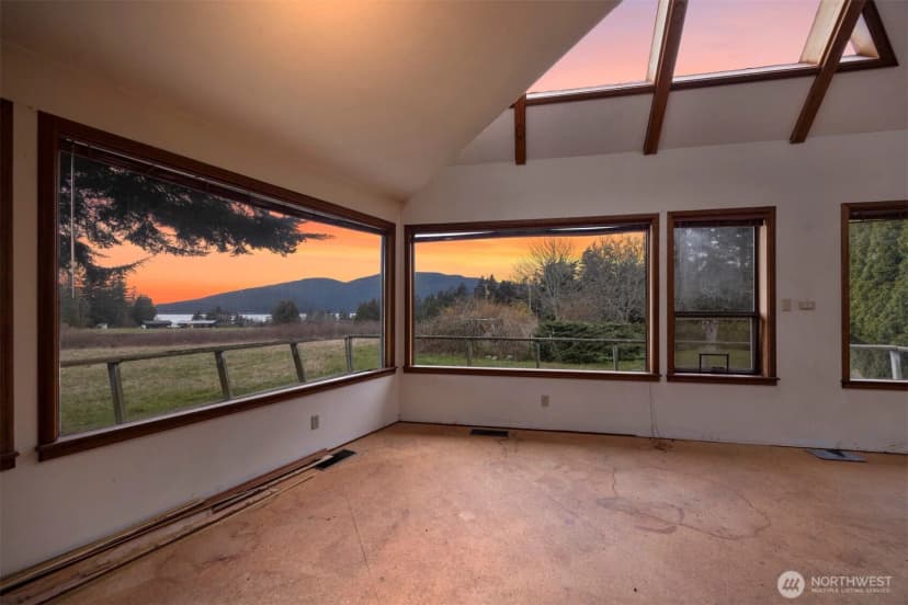 Property photo for 6571 West Shore Drive, Anacortes photo 3