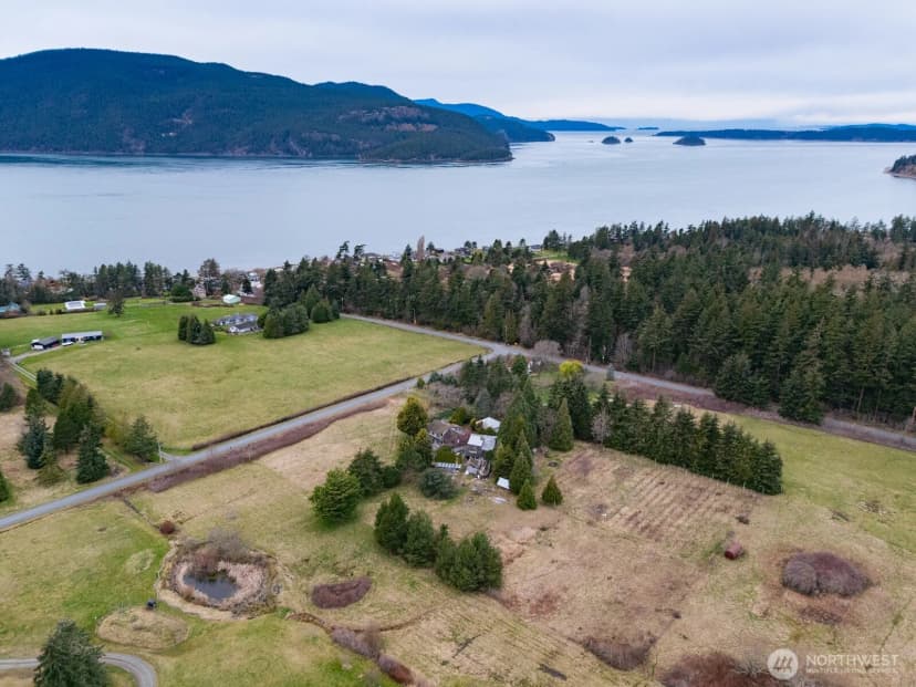 Property photo for 6571 West Shore Drive, Anacortes photo 14