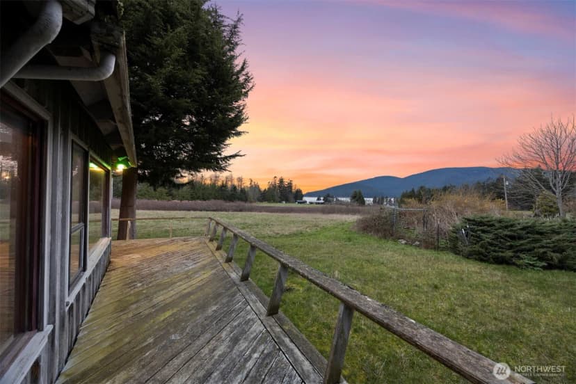 Property photo for 6571 West Shore Drive, Anacortes photo 9