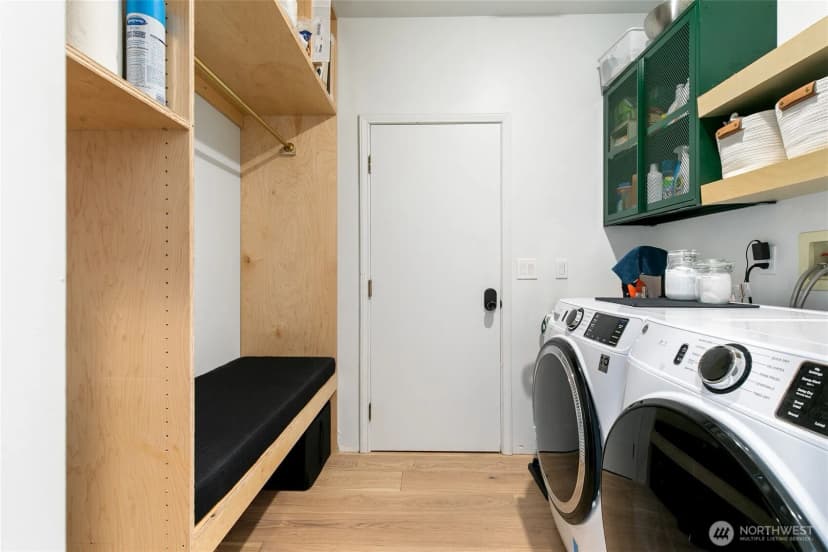 Property photo for 600 Sw Cloverdale Street, Seattle photo 23