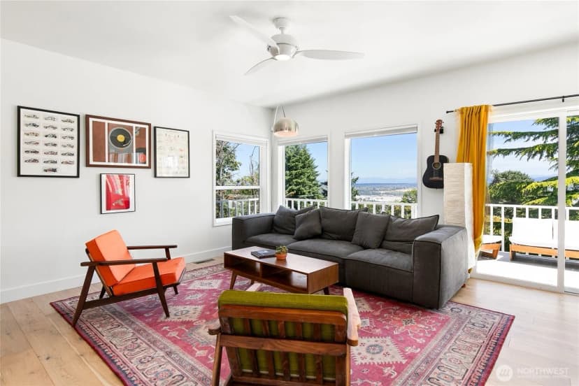 Property photo for 600 Sw Cloverdale Street, Seattle photo 4