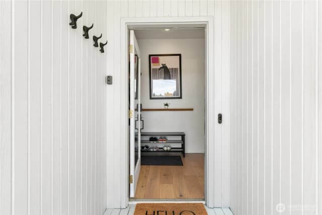 Property photo for 600 Sw Cloverdale Street, Seattle photo 2