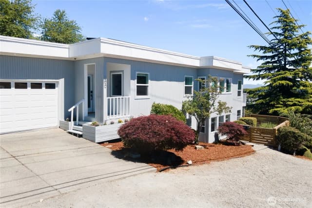 Property photo for 600 Sw Cloverdale Street, Seattle