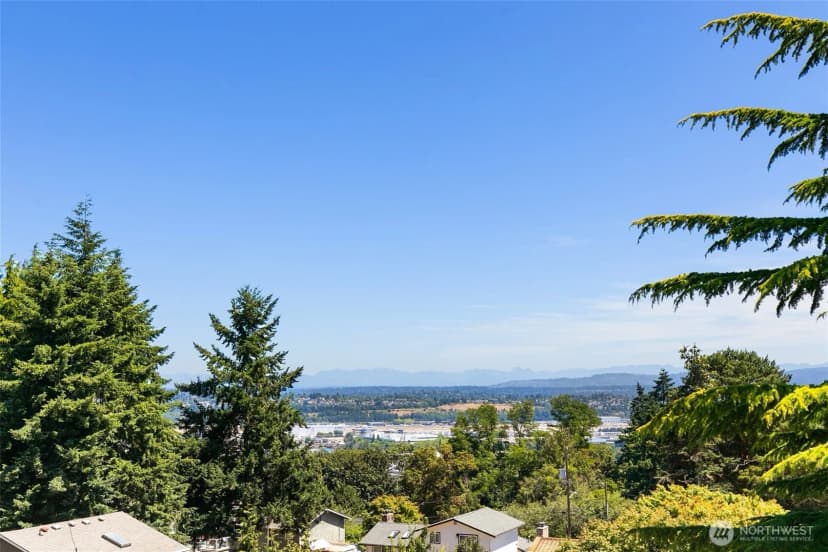 Property photo for 600 Sw Cloverdale Street, Seattle photo 10