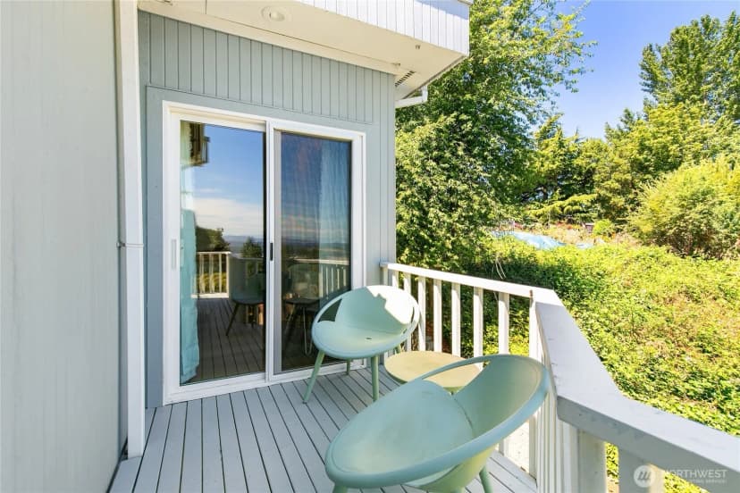 Property photo for 600 Sw Cloverdale Street, Seattle photo 17