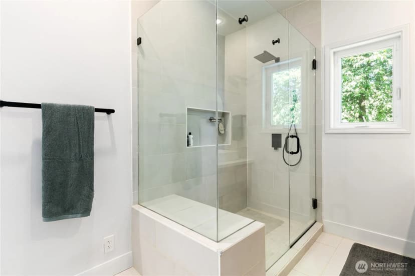 Property photo for 600 Sw Cloverdale Street, Seattle photo 21