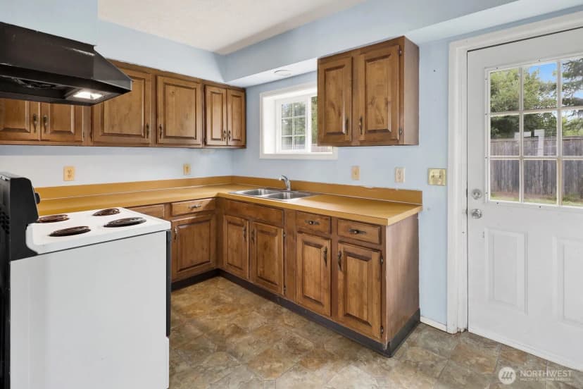 Property photo for 8597 Harborview Road, Blaine photo 29
