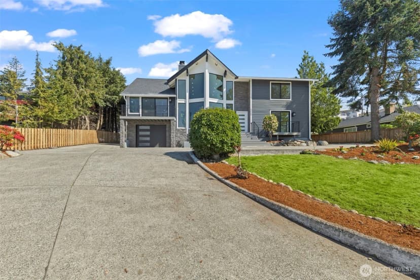 Property photo for 6909 E East Side Drive Ne, Tacoma photo 27
