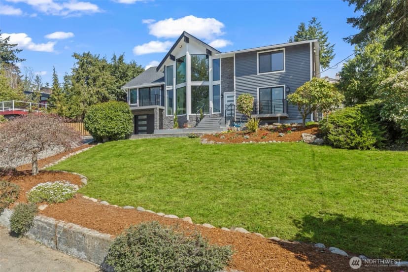 Property photo for 6909 E East Side Drive Ne, Tacoma photo 28