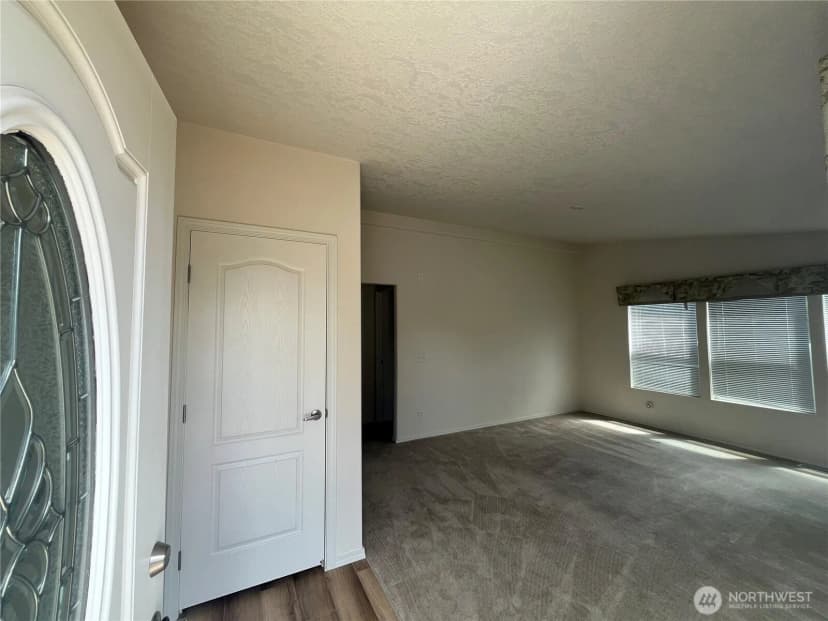 Property photo for 812 Rainier Drive, Kittitas photo 3