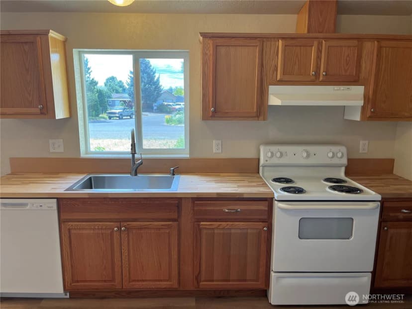 Property photo for 812 Rainier Drive, Kittitas photo 9