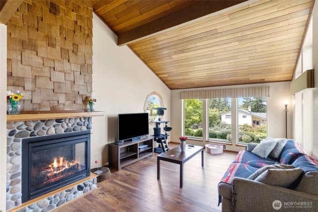 Property photo for 8116 Kaster Drive Ne, Bremerton photo 3