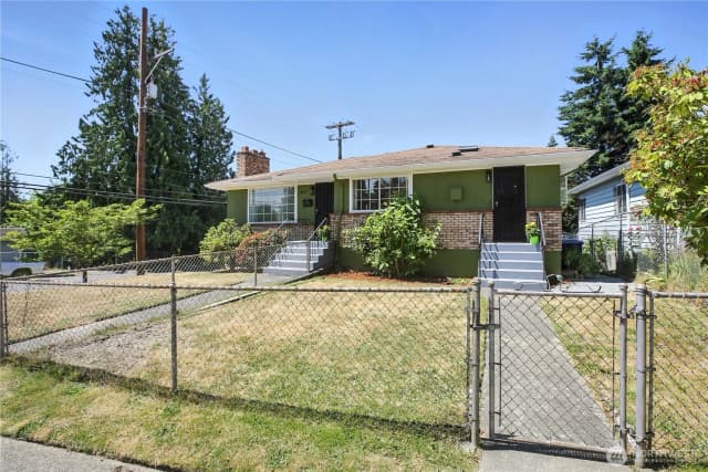 Property photo for 8457 Renton Avenue S, Seattle photo 3