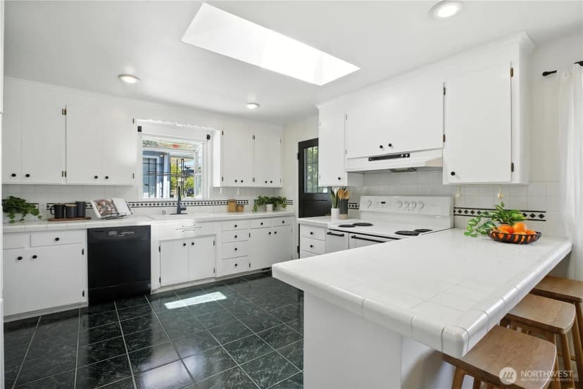 Property photo for 8457 Renton Avenue S, Seattle photo 10