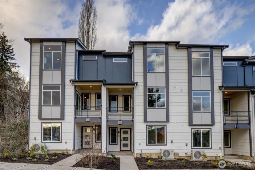 Property photo for 6722 Ne 187th Street #101, Kenmore