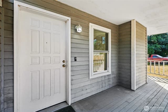 Property photo for 3000 Sw 106th Street, Seattle photo 2