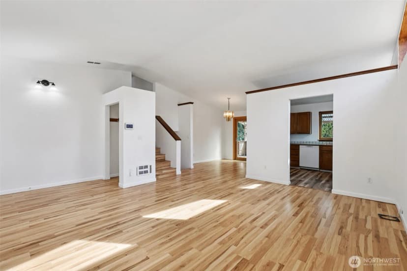 Property photo for 3000 Sw 106th Street, Seattle photo 5