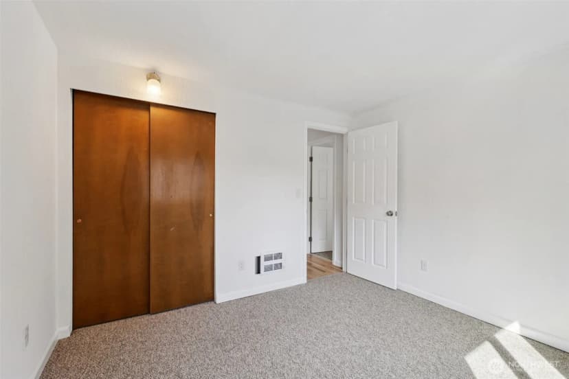Property photo for 3000 Sw 106th Street, Seattle photo 15