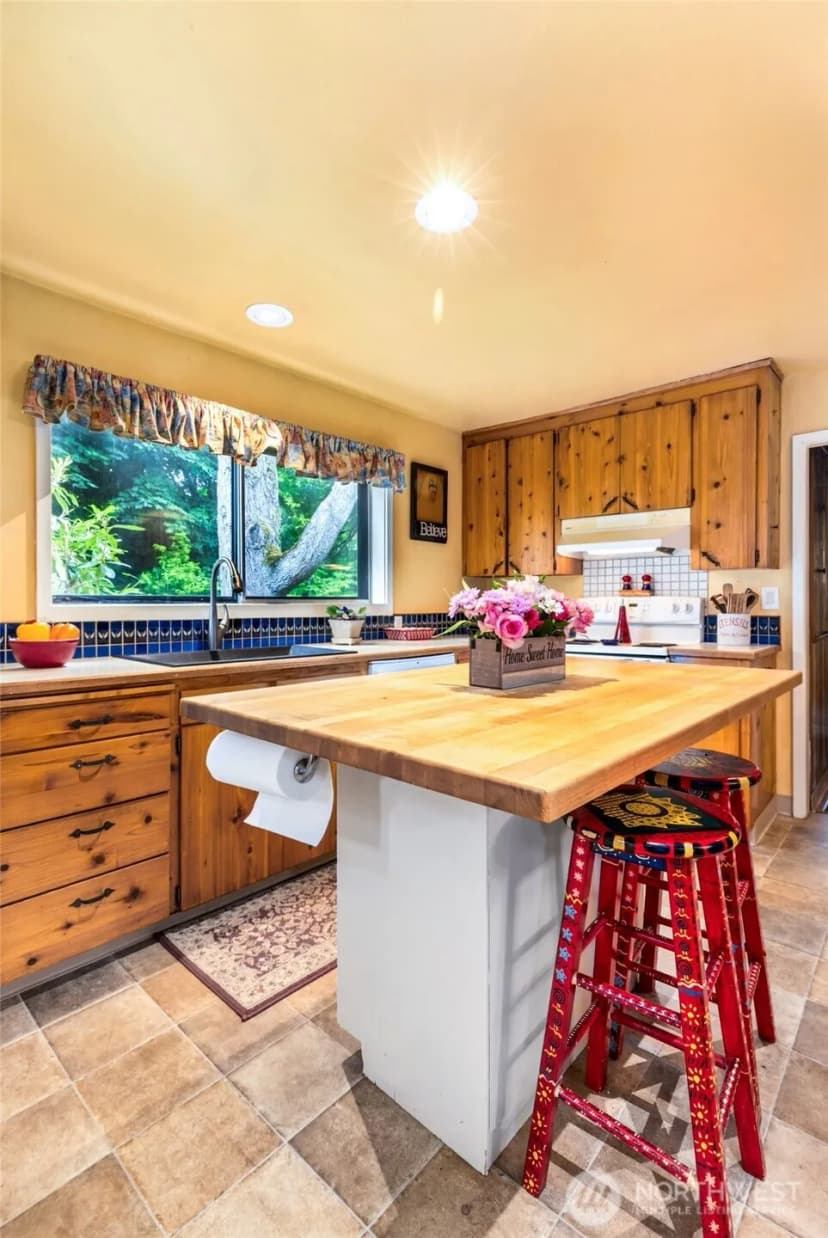 Property photo for 23606 Se Tiger Mountain Road, Issaquah photo 11