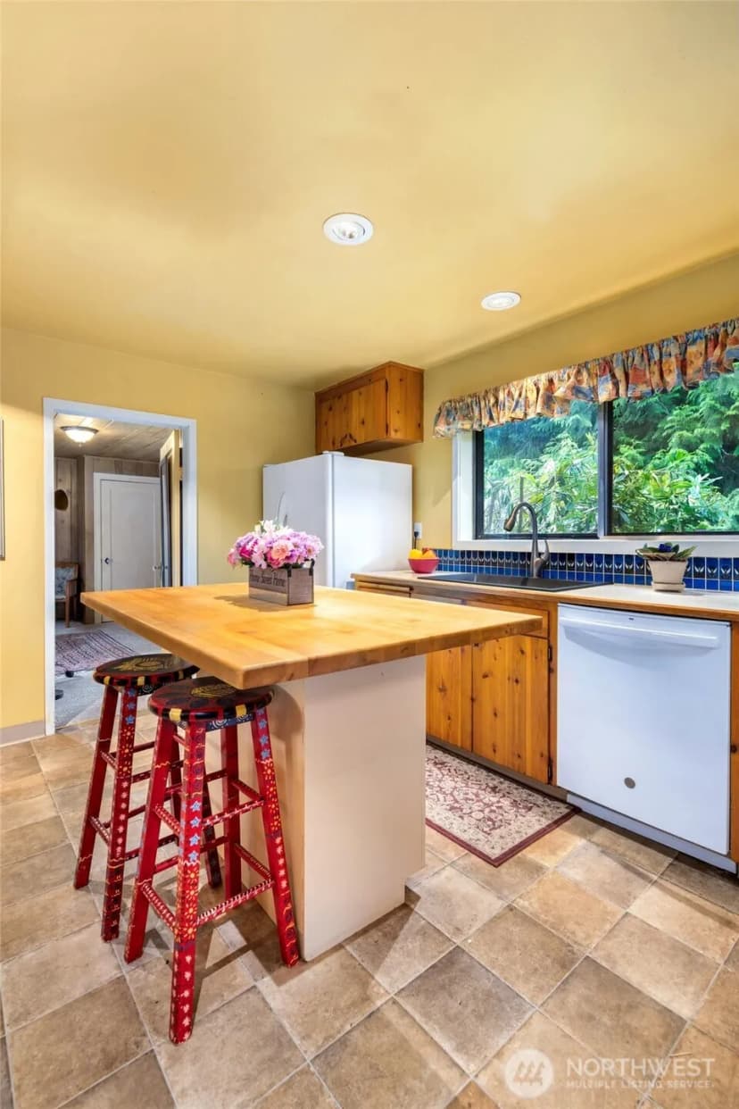 Property photo for 23606 Se Tiger Mountain Road, Issaquah photo 9