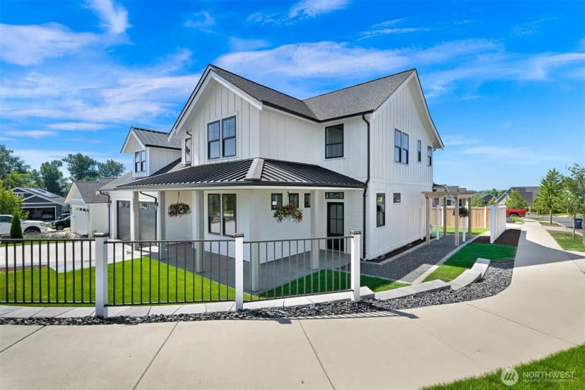 Property photo for 1937 Benjamin Court, Lynden