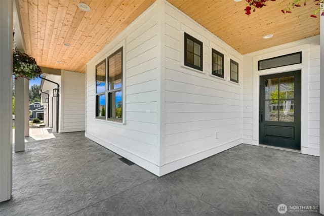 Property photo for 1937 Benjamin Court, Lynden photo 4