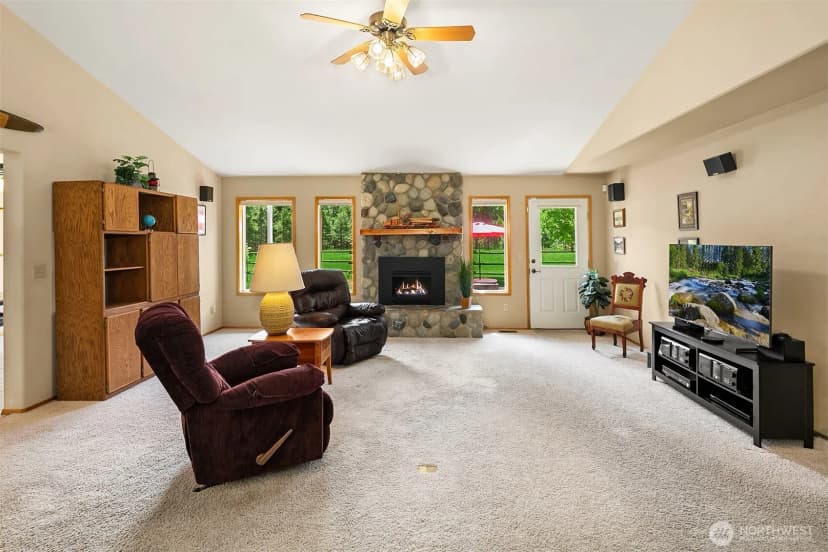 Property photo for 10700 Westside Road, Cle Elum photo 9