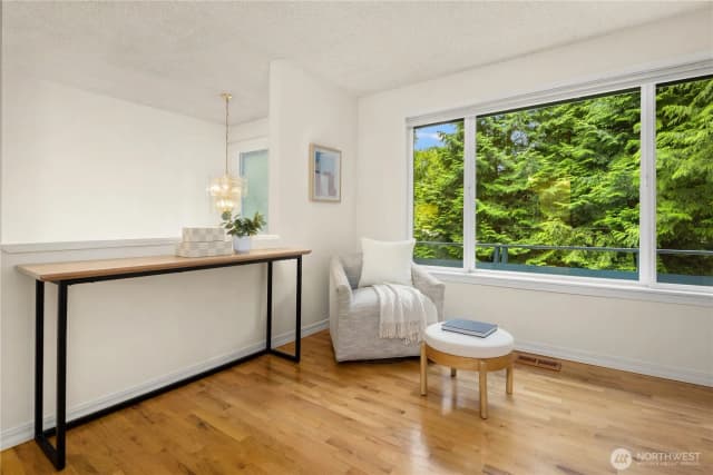 Property photo for 17611 Nw 6th Avenue, Shoreline photo 5
