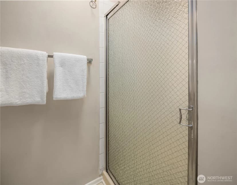 Property photo for 17611 Nw 6th Avenue, Shoreline photo 28