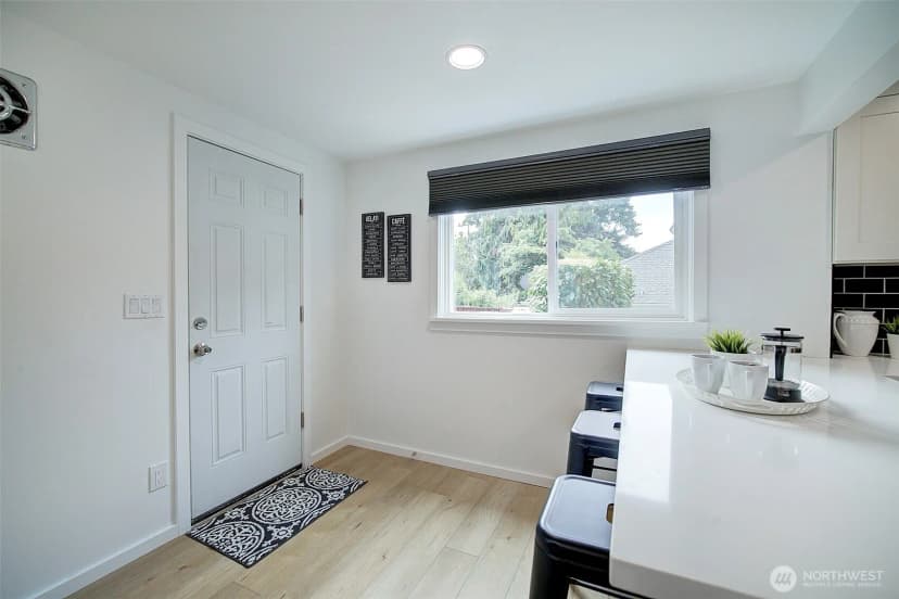 Property photo for 8222 35th Avenue Sw, Seattle photo 17