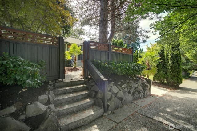Property photo for 8222 35th Avenue Sw, Seattle photo 5