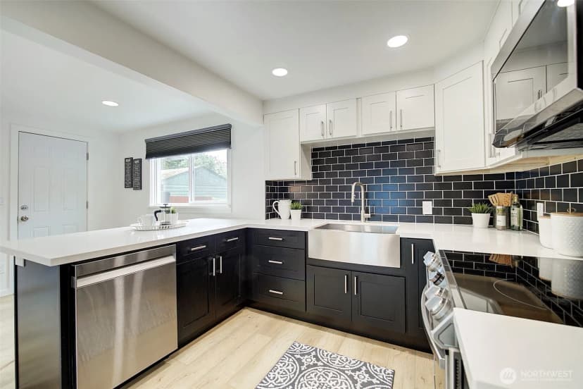 Property photo for 8222 35th Avenue Sw, Seattle photo 13