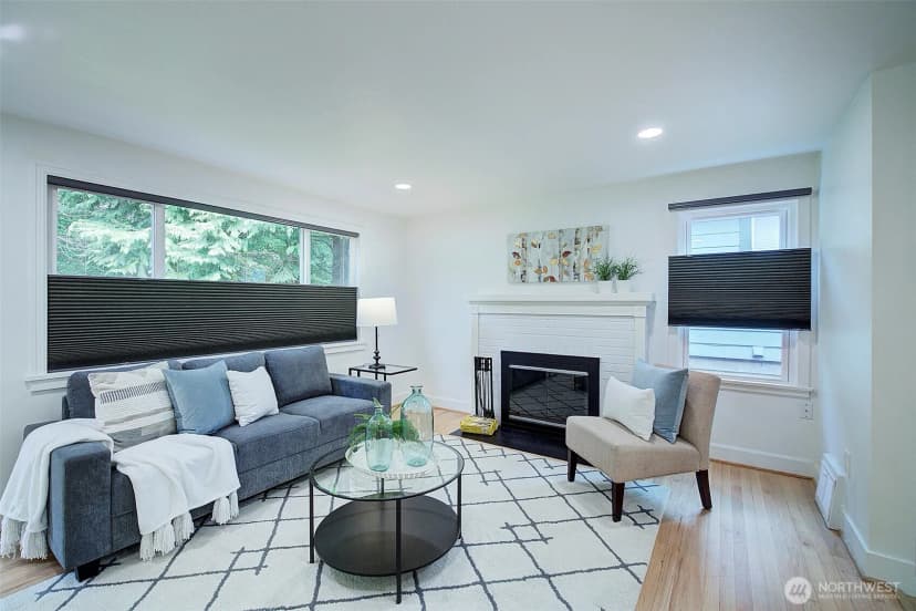 Property photo for 8222 35th Avenue Sw, Seattle photo 7
