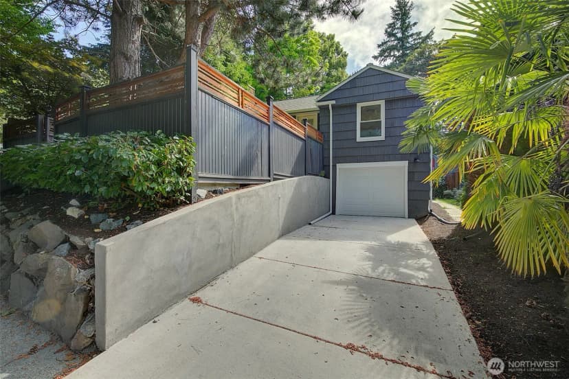Property photo for 8222 35th Avenue Sw, Seattle photo 37