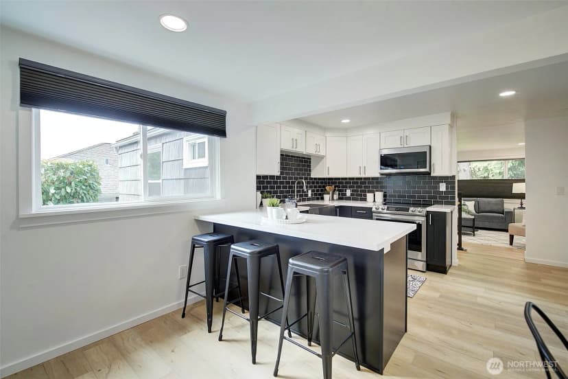 Property photo for 8222 35th Avenue Sw, Seattle photo 12