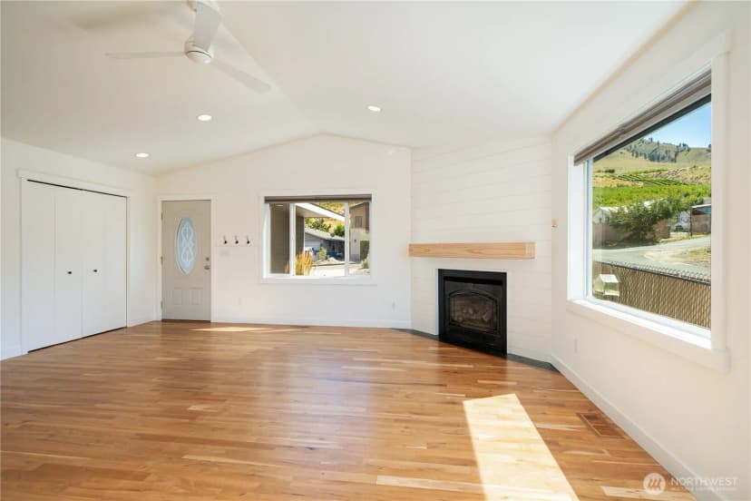 Property photo for 105 E Raymond Avenue, Chelan photo 20