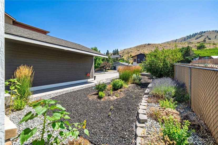 Property photo for 105 E Raymond Avenue, Chelan photo 31