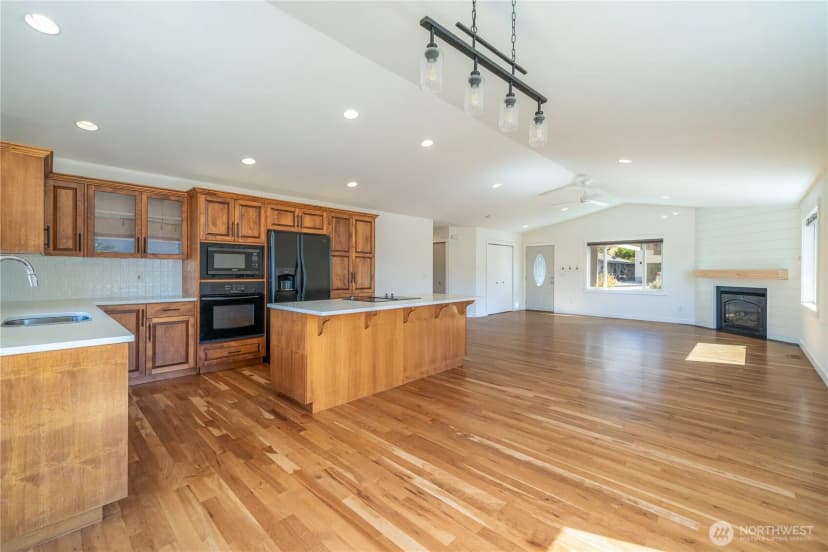 Property photo for 105 E Raymond Avenue, Chelan photo 25