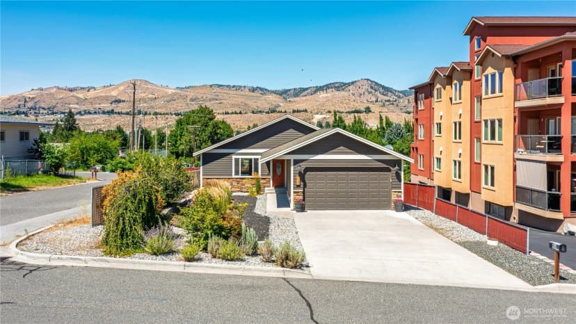 Property photo for 105 E Raymond Avenue, Chelan photo 33