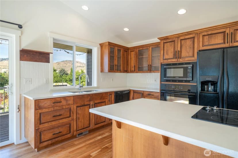 Property photo for 105 E Raymond Avenue, Chelan photo 24